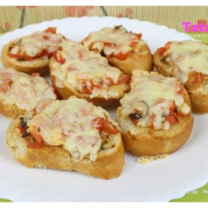 Torrada de maionese e queijo perfeita para ser as entradas dos seus jantares