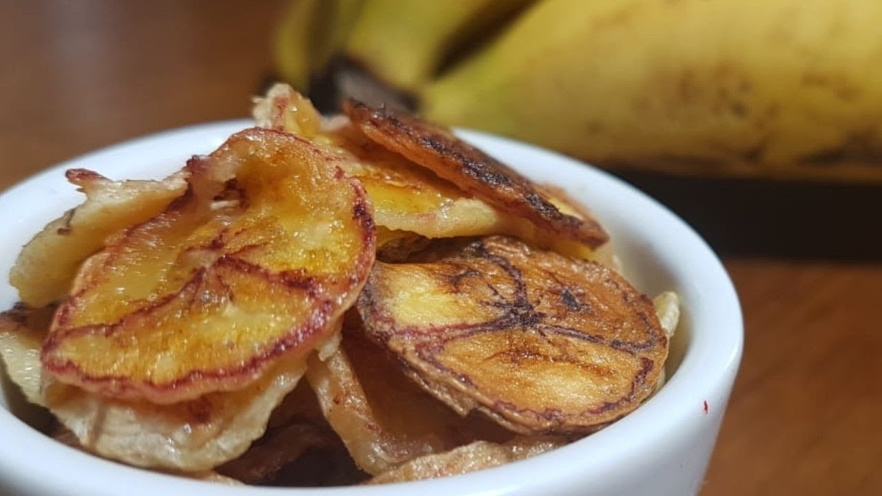 Chips de banana na airfryer é aquele lanchinho muito fácil de fazer que todo mundo ama