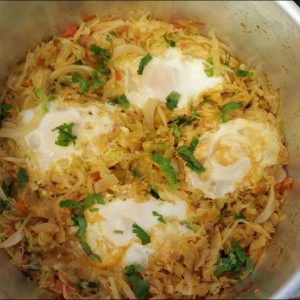 Repolho refogado com ovo para acompanhar um almoço ou jantar: delicioso demais