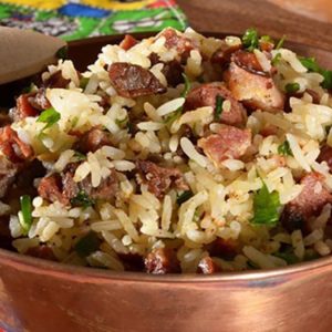Arroz carreteiro com sobras de churrasco