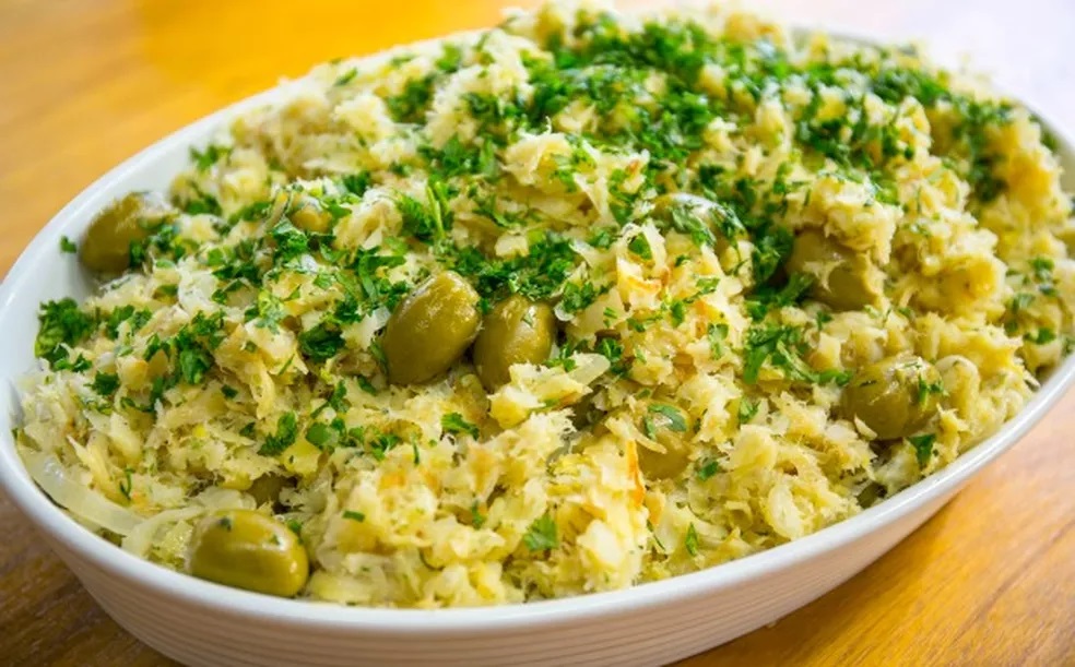 Bacalhau à brás: receita fácil e tradicional típica caseira