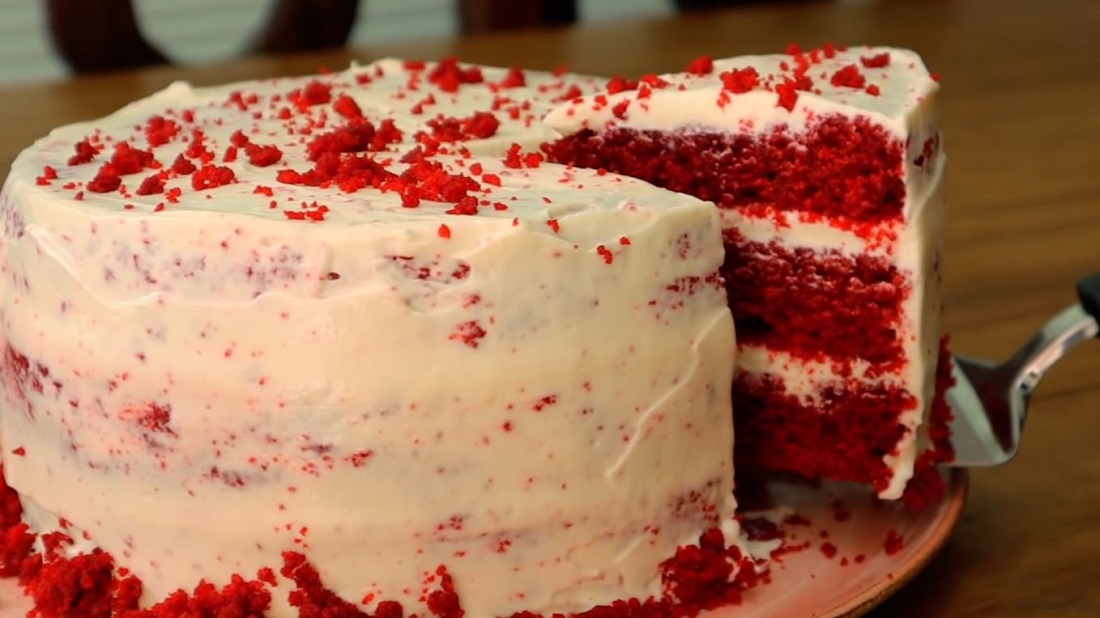 Bolo red velvet com cream cheese