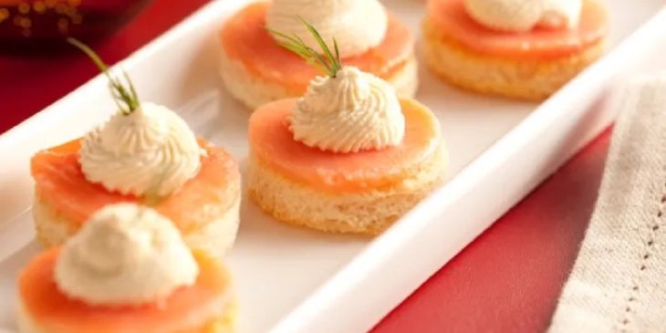 Canapés de salmão defumado tudo gostoso