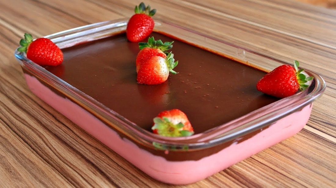 Mousse de morango com chocolate