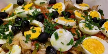 Salada de bacalhau com legumes e verduras