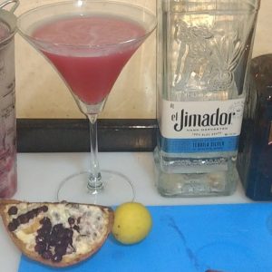 Deliciosa margarita de romã muito chique para a virada do ano ser animada