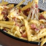 Batata frita com calabresa de um jeitinho tão sequinho que sempre acaba muito rápido