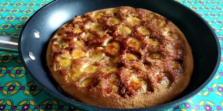 Bolo de banana de frigideira receita sensação perfeita para o café da manhã