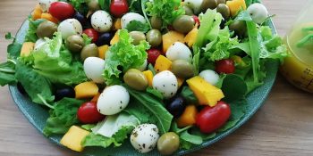 Salada colorida de legumes