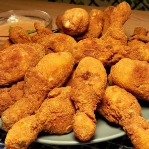 Coxa de frango empanada que fica tão sequinha que dá para o Natal desse ano