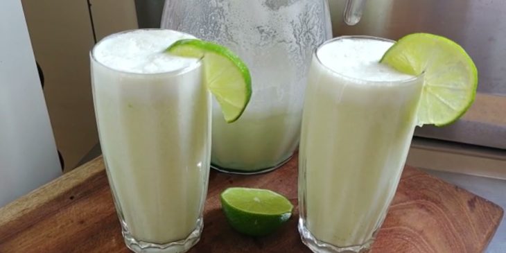 Limonada com leite condensado pra ter uma opção de suco deliciosa e simples