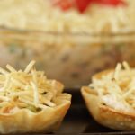 Cestinha de salpicão que além de uma gracinha, é muito fácil de fazer e deliciosa