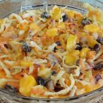 Salada tropical com manga tem um gostinho de Natal que ninguém consegue resistir