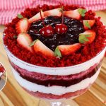 Bolo red velvet na taça delicioso demais e perfeito para encantar convidados