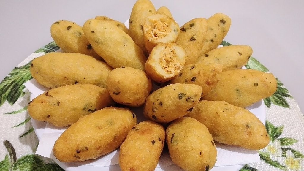 Bolinho de frango que é a coisa mais fácil: sirva no ano novo e no Natal