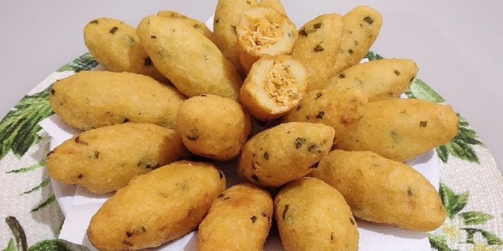 Bolinho de frango que é a coisa mais fácil: sirva no ano novo e no Natal