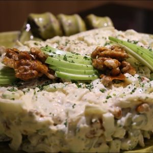 Essa salada Waldorf é perfeita demais para acompanhar os pratos das festas de fim de ano