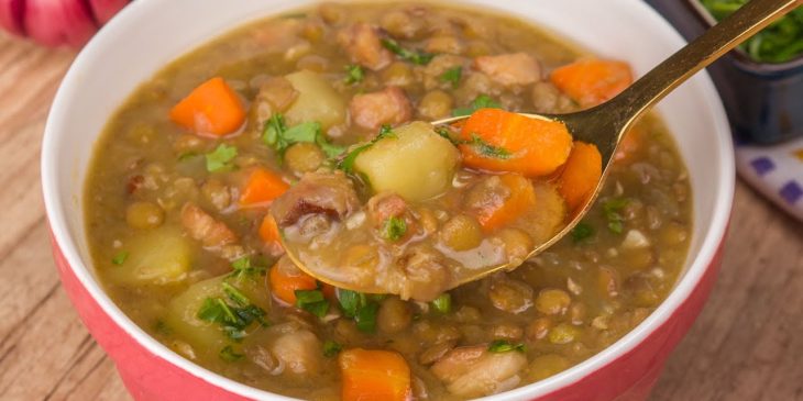 Caldo de lentilha receita maravilhosa e chique para servir em festas