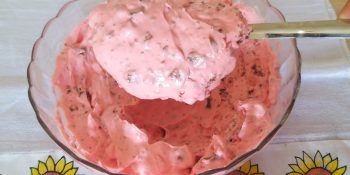 Mousse de morango para recheio de bolo