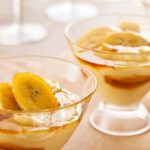 Banana caramelada com creme