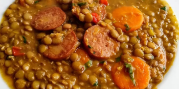 Lentilha com linguiça calabresa