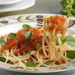 Macarrão com manjericão