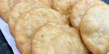 Pastel de queijo frito