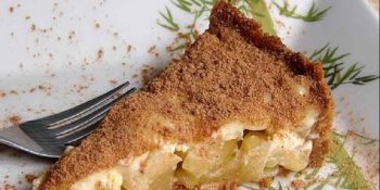 Torta de maçã com aveia e canela