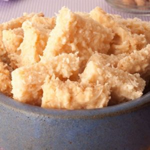Receita de doce de cocos em pedaços com um cheirinho que ninguém consegue resistir