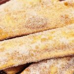 Pastel de doce de leite tão delicioso e fácil de fazer que você vai amar