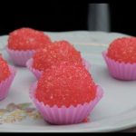 Brigadeiro rosa para testar hoje e arrasar como enfeitinhos de festas