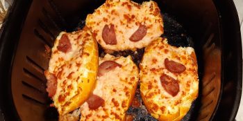 Pão com requeijão na airfryer
