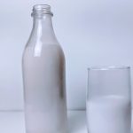 Leite de amêndoas bem simples de fazer para suas receitas