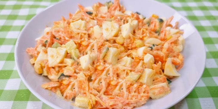 Salada low carb para você ter um almoço muito gostoso e saudável (e janta também)