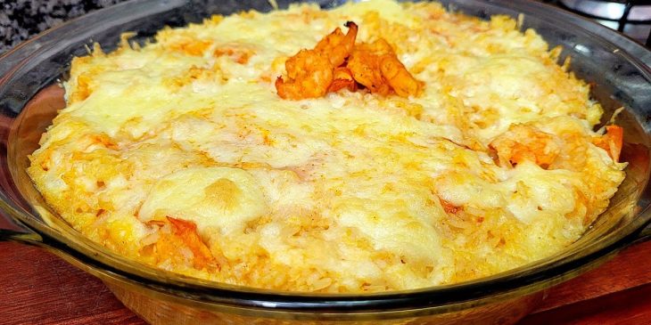 Arroz de forno com camarão tão chique que nem parece ser fácil