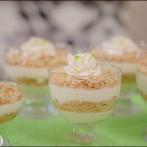 Sobremesa fácil de limão só para quem ama a misturinha do azedinho com doce