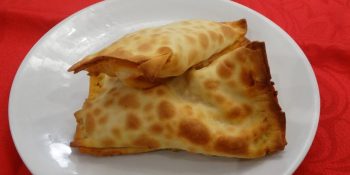 Enroladinho de queijo e presunto na airfryer