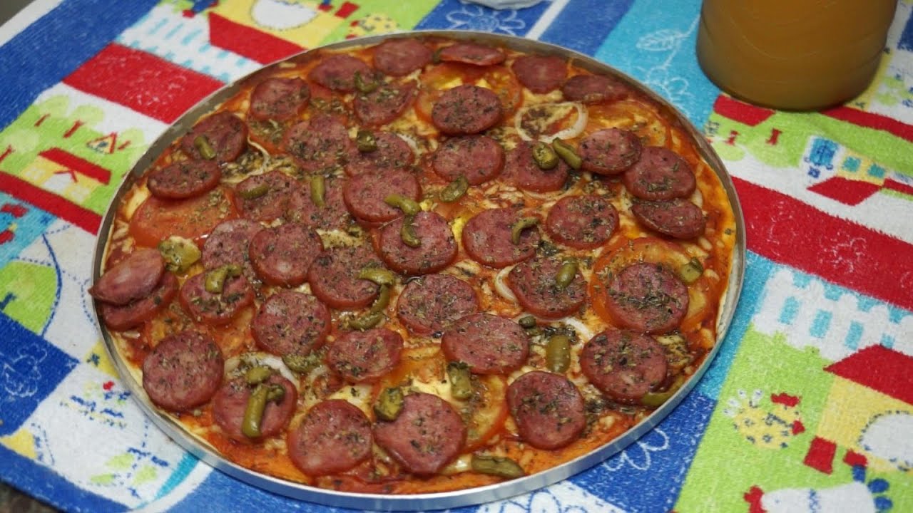 Como fazer pizza de liquidificador de calabresa