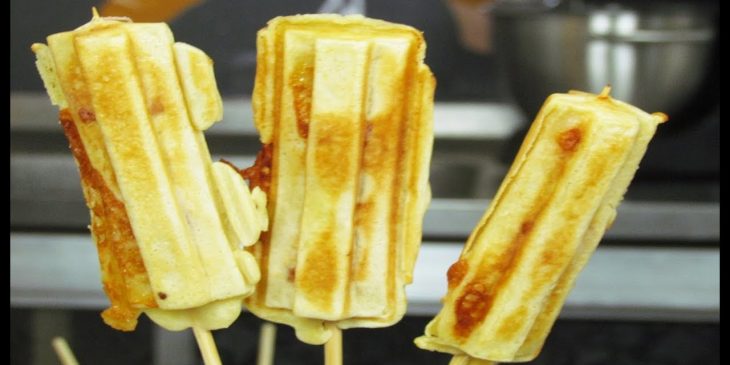 Crepe no palito para sera sensação de lanche feito em casa @tatamedeiros