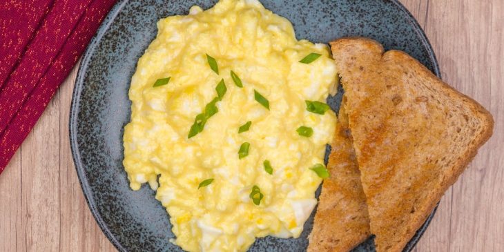 Esses ovos mexidos com leite é receita para provar e querer todo dia