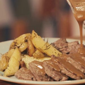 Filé ao molho madeira tão chique que você finalmente vai marcar aquele jantar