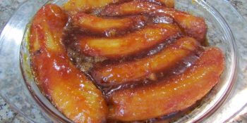 Banana frita caramelizada