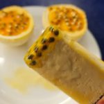 O melhor e mais refrescante é o picolé de mousse de maracujá e laranja