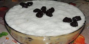 Pavê de doce de leite com ameixa
