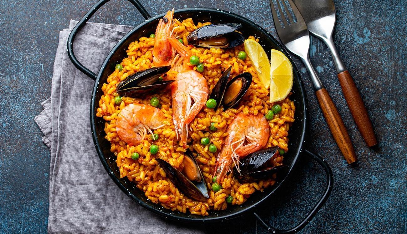 @sabornamesa preparou esta deliciosa receita de paella de camarão