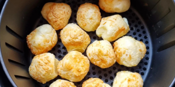 Pão de queijo caseiro na airfryer