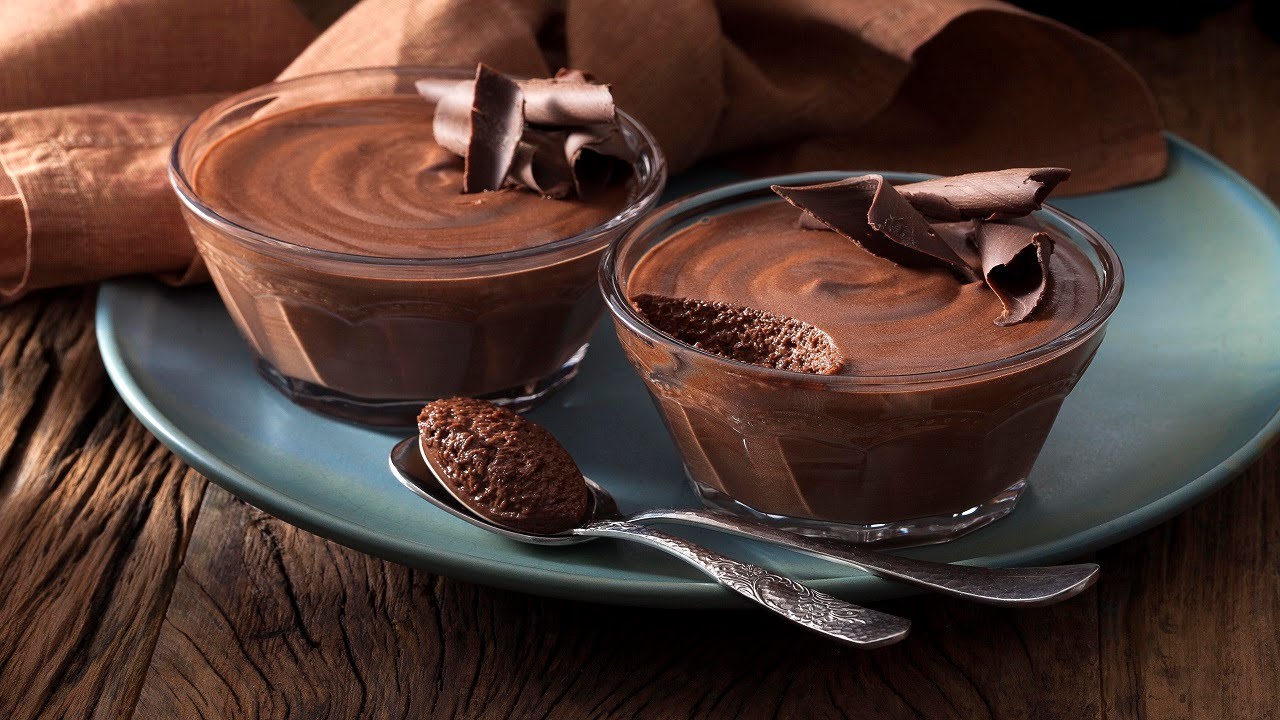 Já aprendeu a fazer o mousse clássico de chocolate super cremoso? @nestle