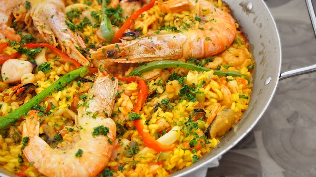 Paella Valenciana é a receitinha que vai cair na sua mesa como a favorita@canseidemiojos