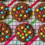 Receita de cookie colorido para deixar as crianças babando 🤤 @aventureiranacozinha