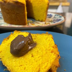 Um bolo de cenoura low carb para quem ama essa perdição (e saudável, ok?) @isamaraamancio